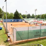 Vue aérienne des courts de tennis du complexe de Montauban