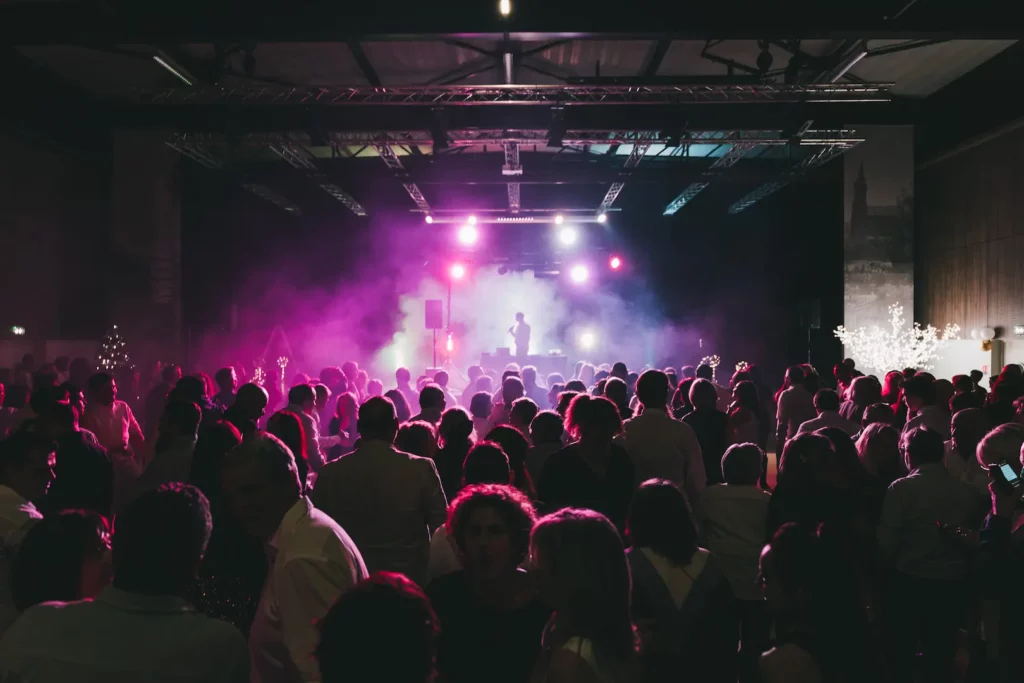 Public réuni lors d’un événement festif en Tarn-et-Garonne