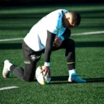 Joueur de rugby concentré au stade de Sapiac