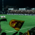 Vue du stade de Sapiac en soirée lors d’un match de rugby à Montauban